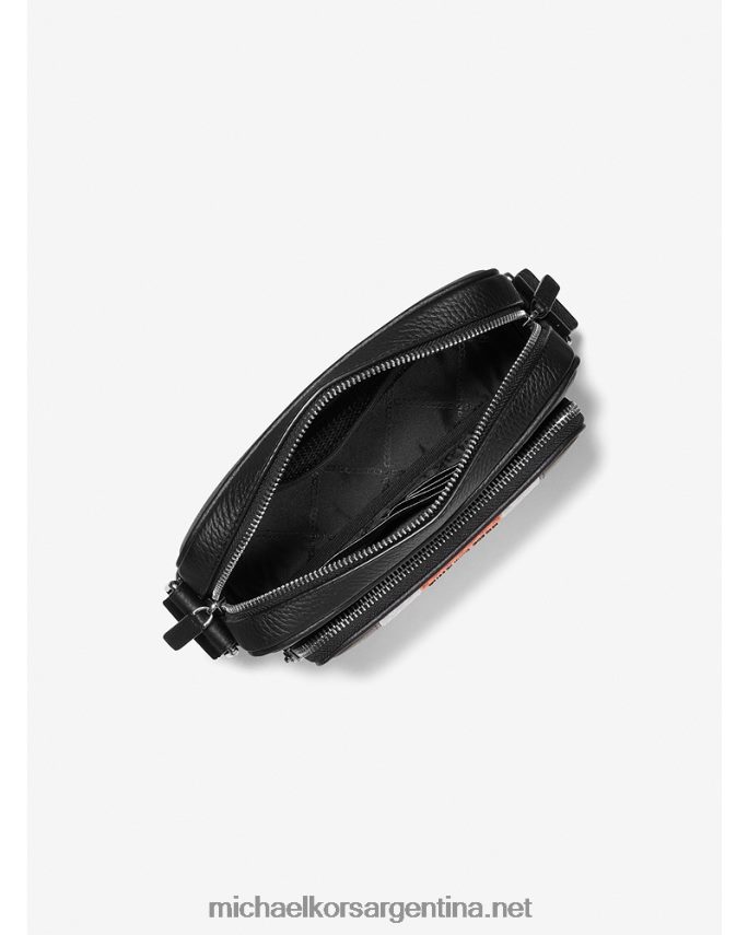 mujer naranja bolso cámara hudson de piel y logo con canguro Michael Kors T46HB0951