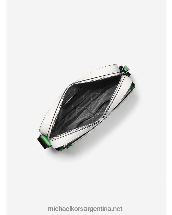 mujer verde palmera bolso cámara con logo Michael Kors T46HB0816