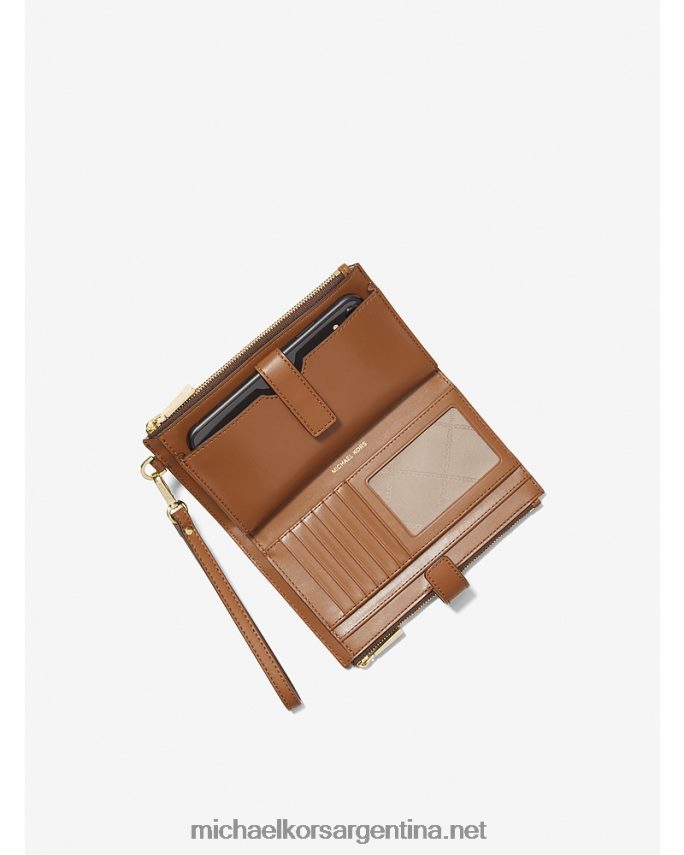 mujer marrón cartera para smartphone con logotipo de adele Michael Kors T46HB01598