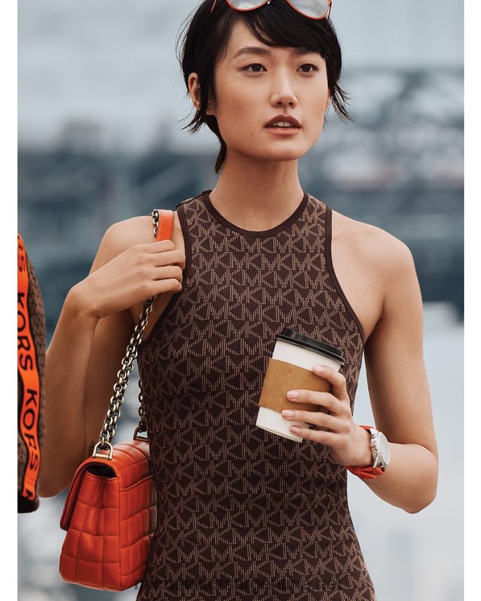 mujer chocolate vestido sin mangas con logo en jacquard Michael Kors T46HB0164