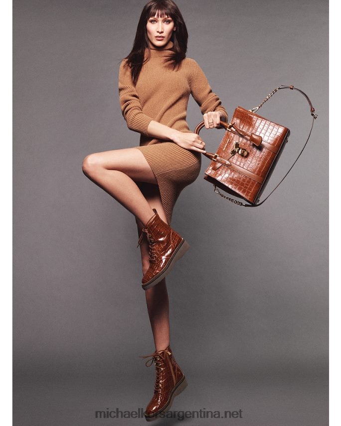 mujer castaña bota militar haskell de piel de cocodrilo en relieve Michael Kors T46HB02209